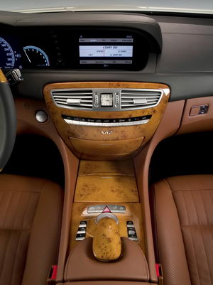 
Mercedes-Benz CL.Intrieur Image3
 