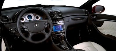 
Dcouvrez l'intrieur de la Mercedes-Benz CLK 320 CDI.
 