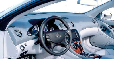 
Dcouvrez l'intrieur de la Mercedes-Benz SL 65 AMG.
 